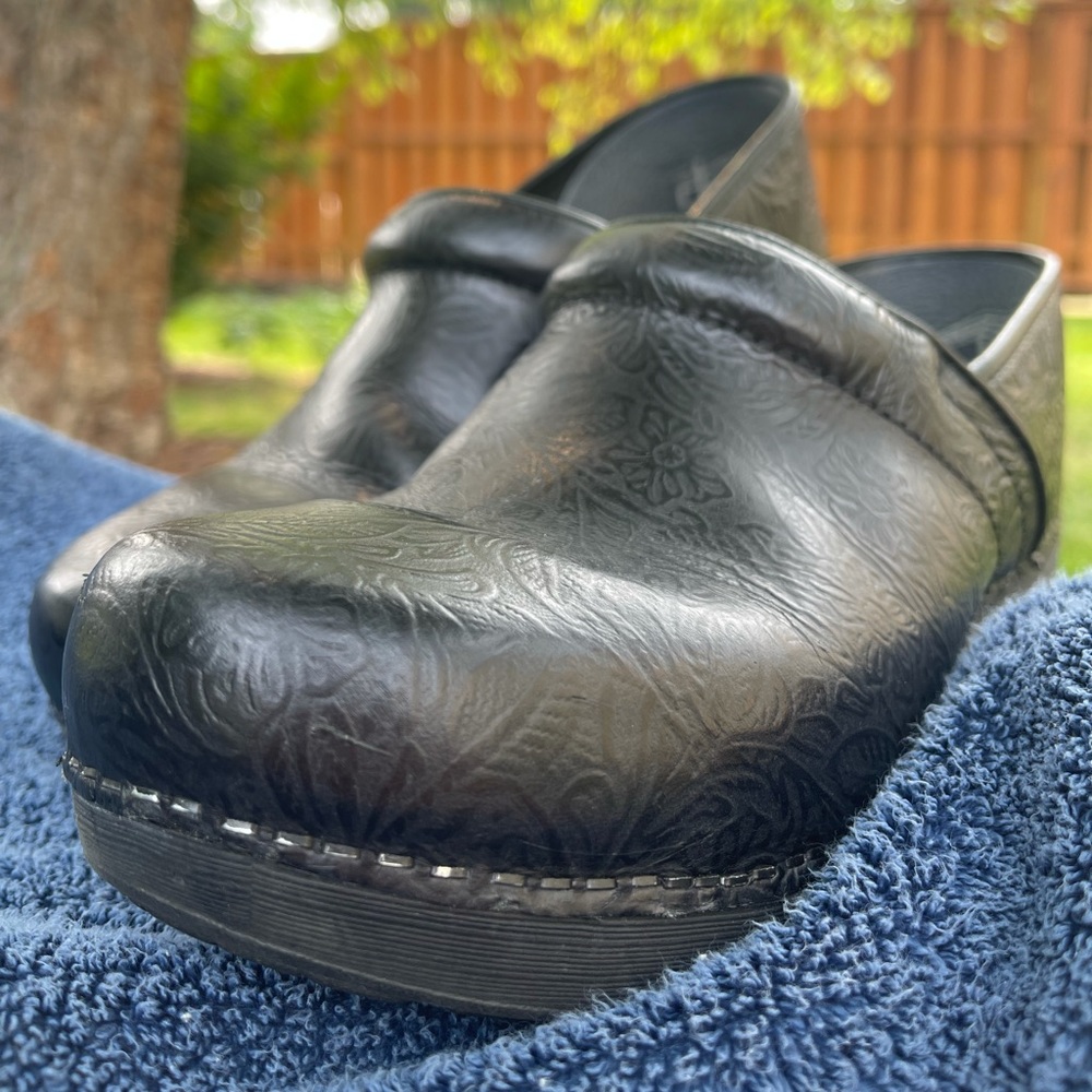 ✨Dansko non-slip clogs Sz 41 (11)✨